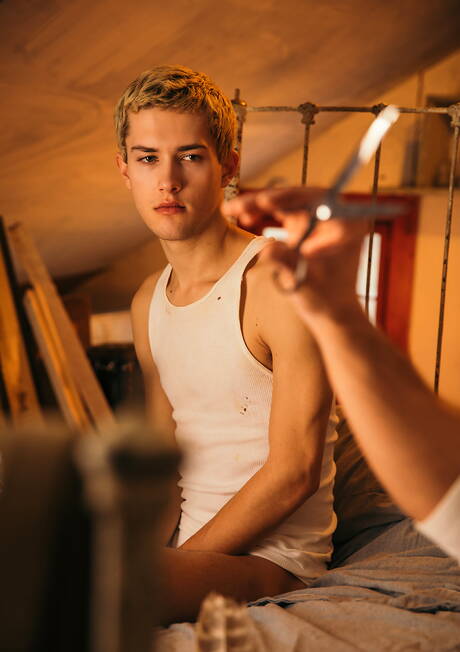 Cocky Boys: American husky guy Blake Mitchell and canadian hunk Carter Dane love each other