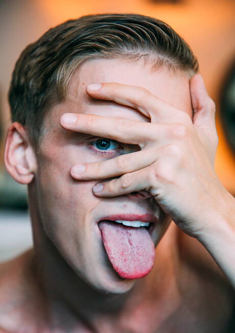 Los guapos estadounidenses Blake Dyson y Zach Astor se follan entre sí