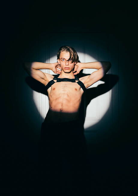 加拿大年輕男孩 Edward Terrant 和加拿大年輕帥哥 Leo Louis 激情肛交