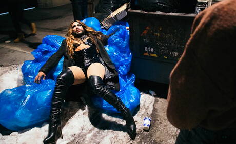 兩位美國健美運動員 Brock Banks 和年輕帥哥 Tayte Hanson 在口交後做愛