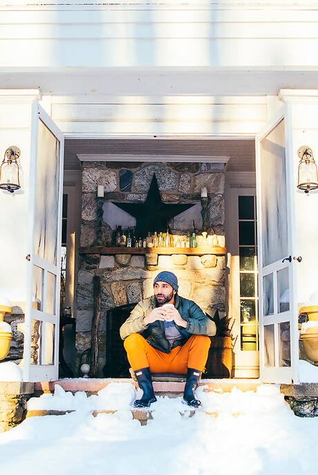 Sexy americans, muscular Levi Karter and bear Sharok banged each other outside