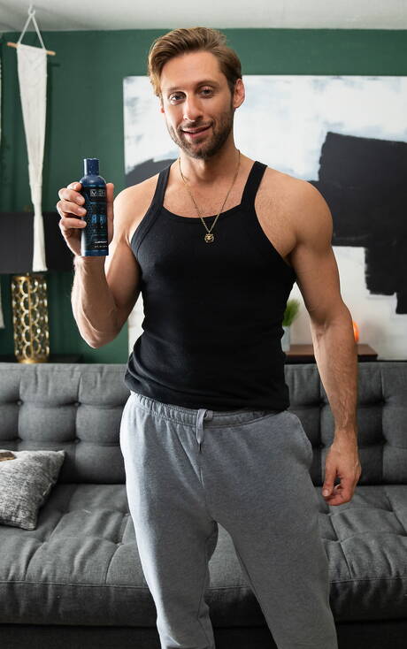 Dom King, Trevor Brooks e Michael Vente, giovani e maturi gay che cavalcano un cazzo