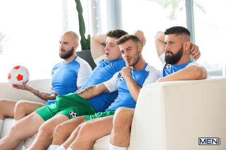 Spanish tough guy Allen King and canadian strong bull Malik Delgaty fuck after blowjob