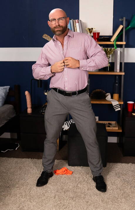 Men.com: American bear Killian Knox and  Kyle fuck after dick sucking