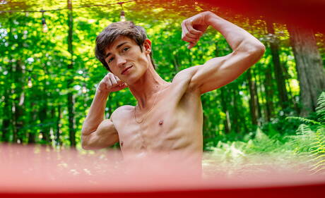 Heiße amerikanische Jungs, der hübsche Junge Angel Rivera und der junge Junge Dallas Preston haben Analsex am Pool