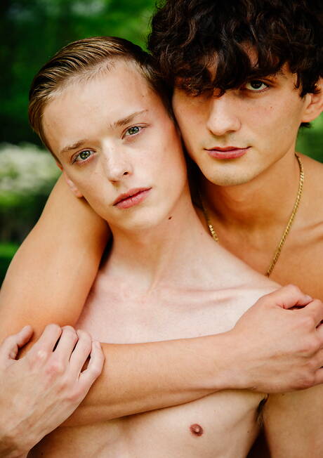 I simpatici ragazzi americani Blake Dyson e Zeke Wood si scopano dopo un pompino all