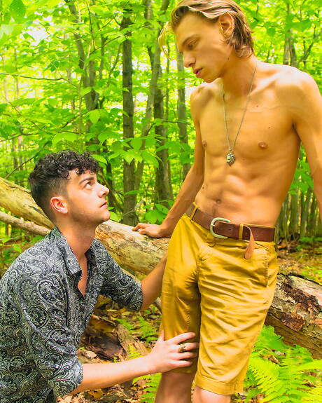 American otter Cory Kane and canadian twink Leo Louis in hot ass bang outside