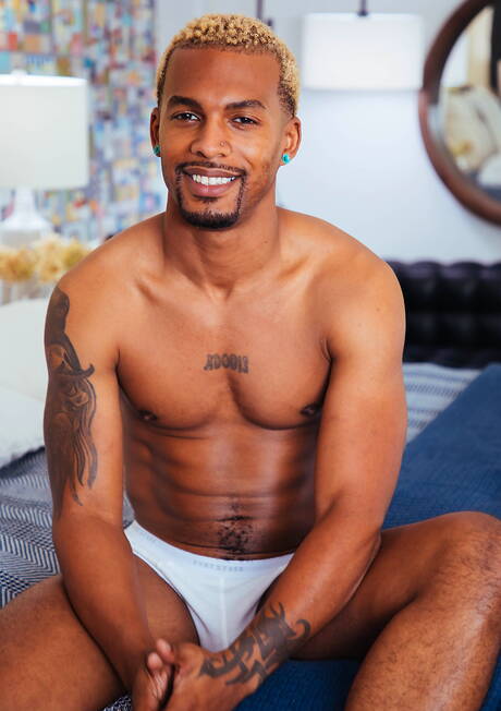 Famous americans, husky guy Aiden Ward and strongman Jacen Zhu have a good interracial sex