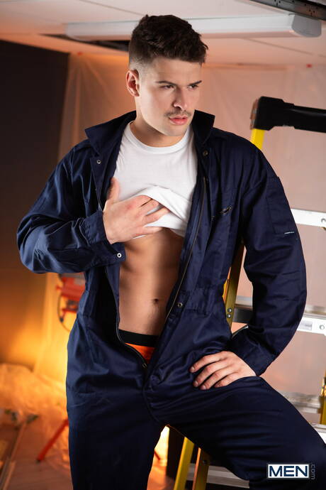 Canadian bodybuilder Malik Delgaty and american well-built Michael Vente in hard anal sex