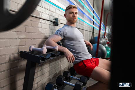 Nette amerikanische Jungs Strongman Trevor Brooks und Bull Matthew Ellis haben eine heiße Paarszene