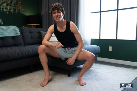 ホットな男クリスティアーノと魅力的な男ジェイ・ストロークが完璧な体を披露