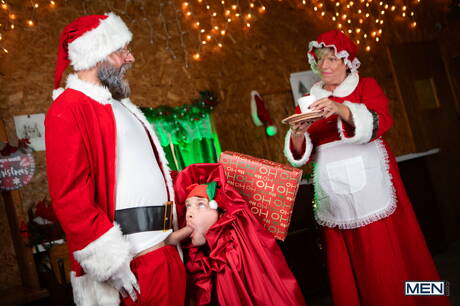 Il giovane canadese Benjamin Blue e Daddy Cakes fanno sesso anale