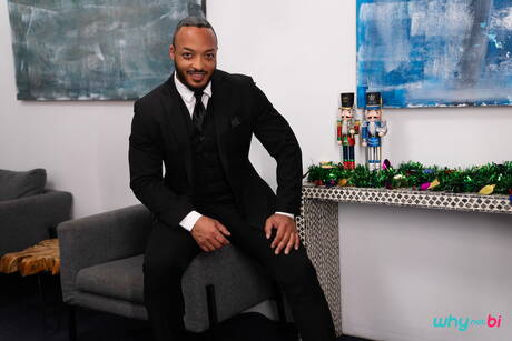 Amigos tarados Dillon Diaz, Kane Fox e Em Indica em sexo a três bissexual