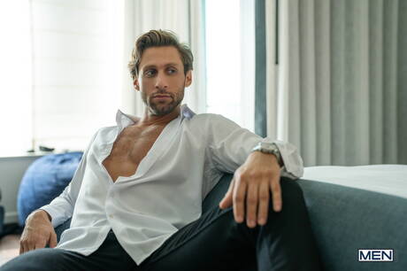 Men.com: Puerto rican tough guy Ashton Summers and american bull Dom King have a hot sex in bath