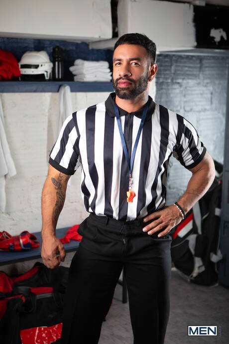 Men: Horny guys Malik Delgaty, Mateo Zagal and Dom King in hot 3some ass bang