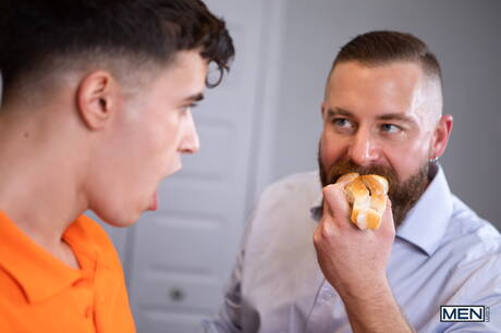 Beautiful trio Maverick Sun, Daddy Cakes and Mimi Monet love bisexual pleasure in the kitchen