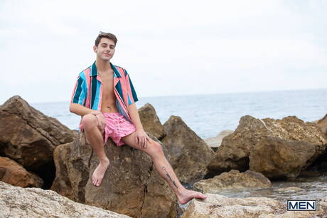 Vieze jongens Troy Daniels, Joey Mills en Dean Young in trio-neukactie op het strand