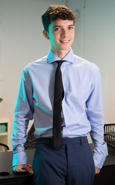 Canadian muscular Malik Delgaty and american young Sam Ledger love each other