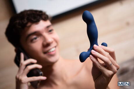 Canadian muscular Malik Delgaty and american young Sam Ledger love each other