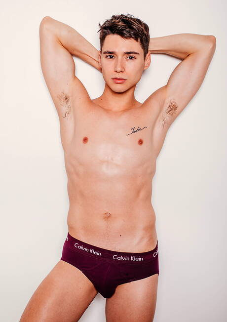 Nice american buddies muscular Brock Banks and young boy Leo Grand in hot ass fuck action outdoor