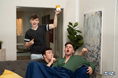 Gorący Amerykanie, byk Clark Reid i mięśniak Trevor Brooks obciągają i ruchają się nawzajem