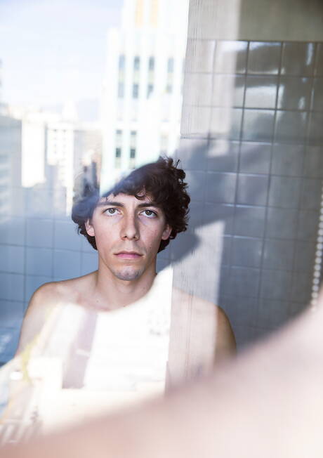 セクシーな少年クリスティアーノと魅力的な少年マシュー・クーパーはチンコをしゃぶった後にファックする