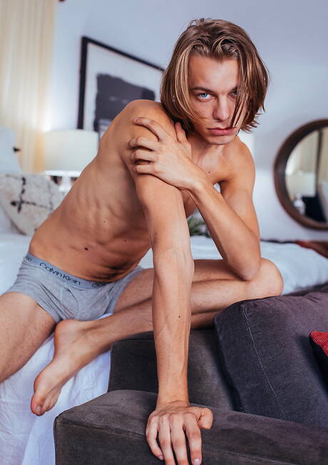 Canadian hot twink Leo Louis and american young boy Tannor Reed fuck ass after sucking cock