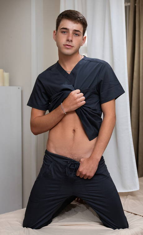 性感朋友 Joey Mills、Dom King 和 Big Dick Fig 激情三人肛交