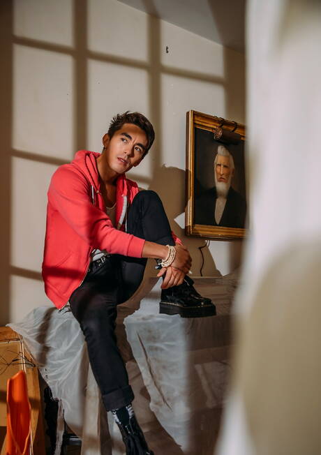 Der hübsche amerikanische Jungsbulle Greyson Myles und der gut gebaute Trevor Brooks lutschen und vögeln sich gegenseitig