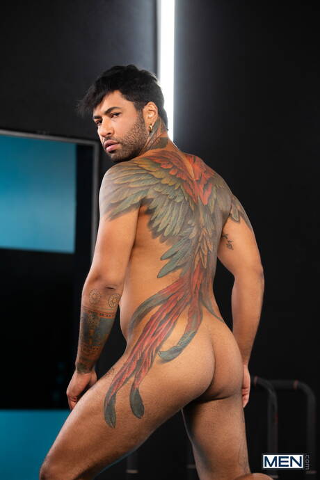 British superstud Mister Deep Voice and iraqi bull Babylon Prince fuck ass after sucking