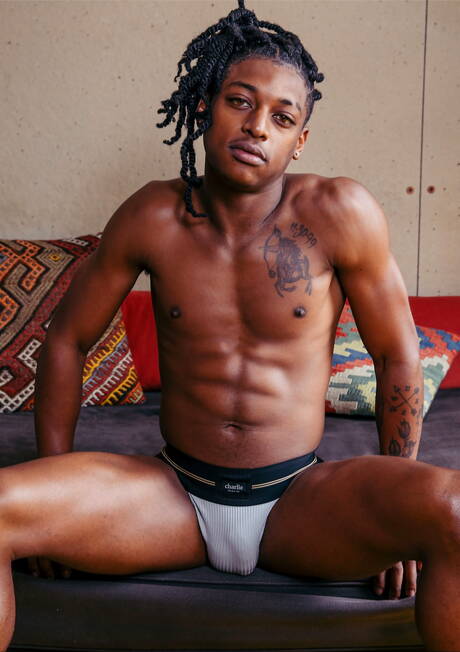 Pretty american guys well-built Trevor Brooks and muscular Ty Santana fuck ass after interracial sucking