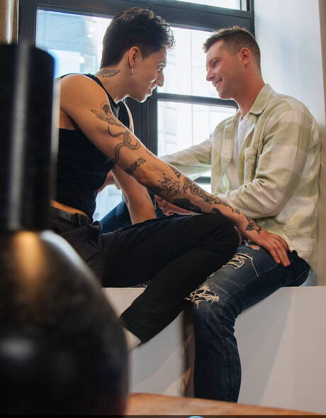 Latin muscular Angel Elias and canadian young boy Benjamin Blue have a hot sex