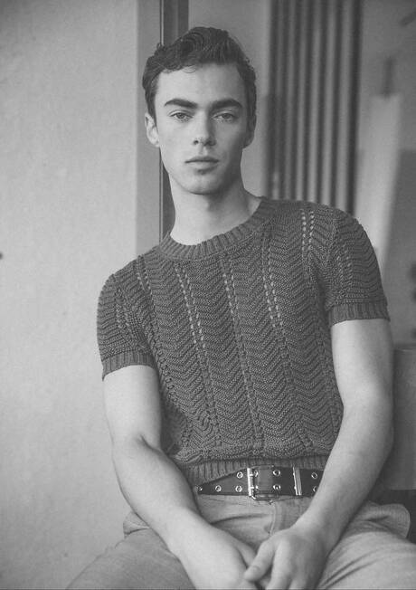 Gorący amerykańscy faceci gorący młodzieniec Nick Floyd i ogier Trevor Brooks pokazują idealne ciało w wannie