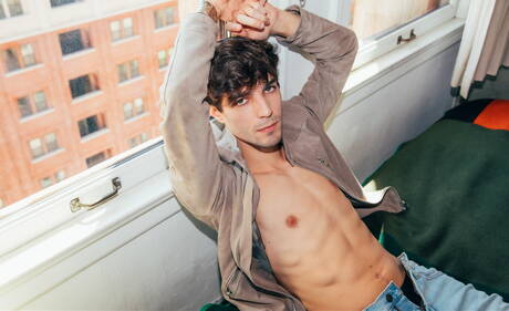 Hete Amerikaanse gasten, de jonge Jack Waters en de jonge Jacob Acosta, boren een kont