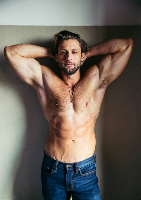 Hot american guys strong bull Dom King and young Leo Grand sucking and fucking each other