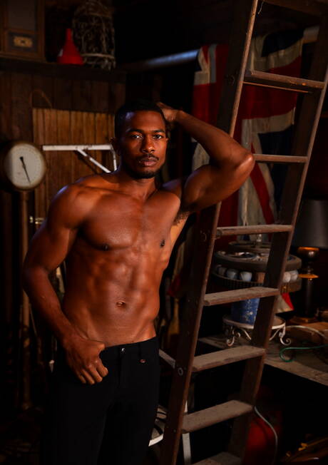 Pretty american guys muscular Daniel Evans and husky guy Sean Xavier in interracial love outside