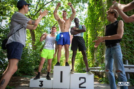 Canadian bodybuilder Malik Delgaty and american husky guy Trevor Brooks banged each other outdoor