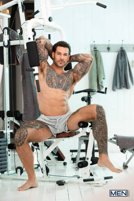 El culturista estadounidense Papi Kocic y Giuspel tienen sexo caliente