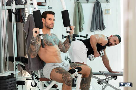 El culturista estadounidense Papi Kocic y Giuspel tienen sexo caliente