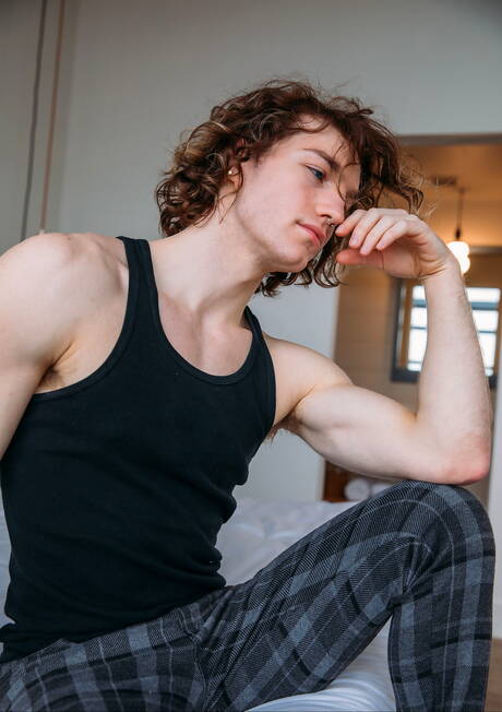 Dos estadounidenses musculosos, Hazel Hoffman y Tristan Hunter, tienen sexo en pareja muy caliente.