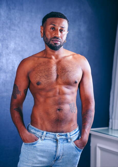 Two american dudes muscular Braxton Cruz and hunk Daniel Evans posing naked and showing nice ass