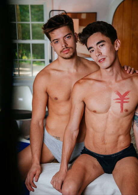 Nice american guys beautiful boy Cody Seiya and superstud Evan Knoxx drilling an ass