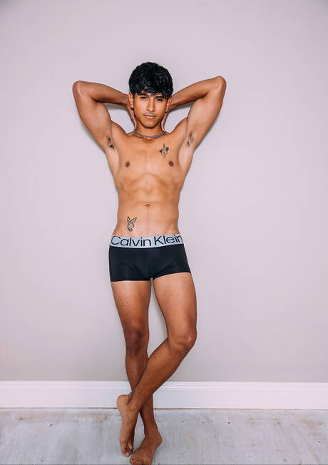 Beefy Hunter and latin young dude Noah Fox in hot homosexual scene