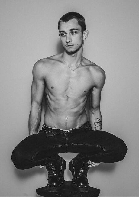 古巴硬漢Angel Elias和美國帥哥Theo Brady激情同性愛