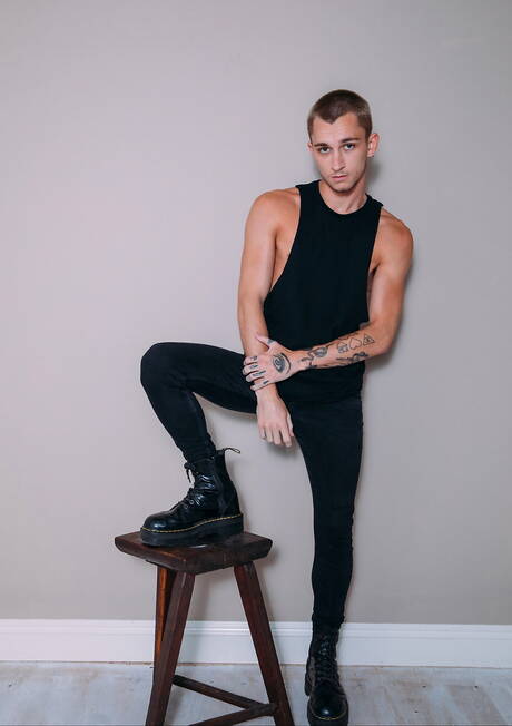 古巴硬漢Angel Elias和美國帥哥Theo Brady激情同性愛