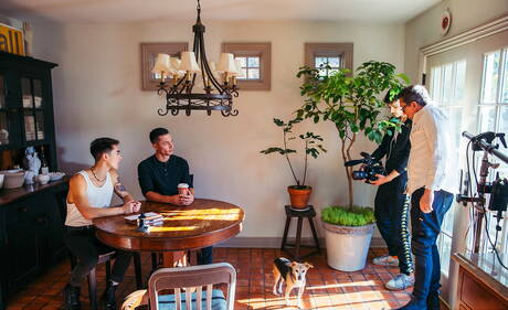 Der nette amerikanische Kumpel Greyson Myles und der junge Lane Colten bohren einen Arsch