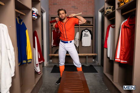 Men.com: Sexy americans, bull Dom King and strong bull Nick Cranston masturbating with toy