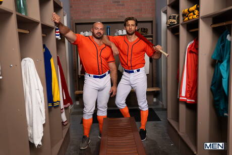 Men: Sexy americans, bull Dom King and strong bull Nick Cranston masturbating with toy