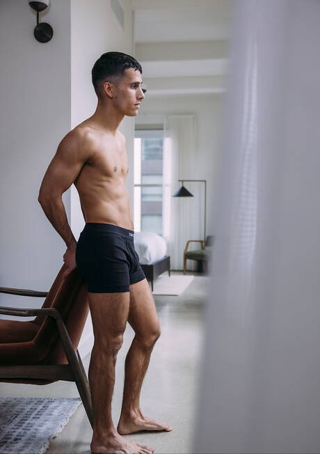 El joven oriental Cody Seiya y el chico duro Seth Cain se aman