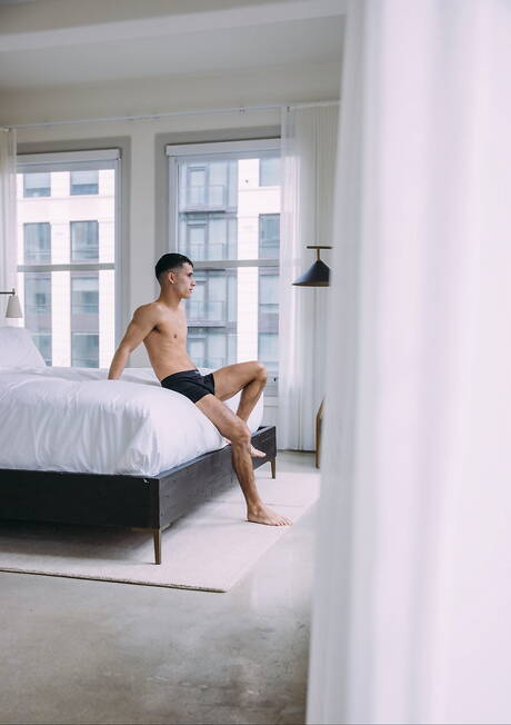 El joven oriental Cody Seiya y el chico duro Seth Cain se aman